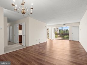 5300 Holmes Run Parkway 402, Alexandria VA 22304