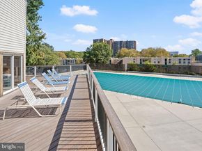 5300 Holmes Run Parkway 402, Alexandria VA 22304