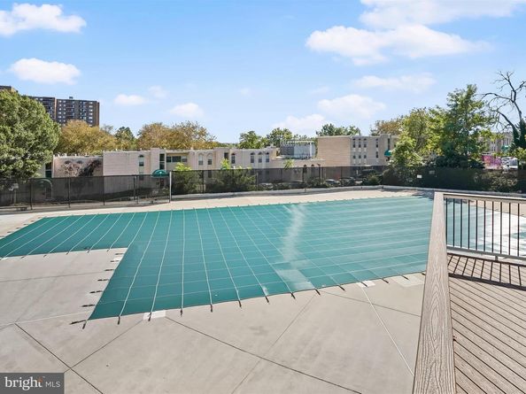 5300 Holmes Run Parkway 402, Alexandria VA 22304