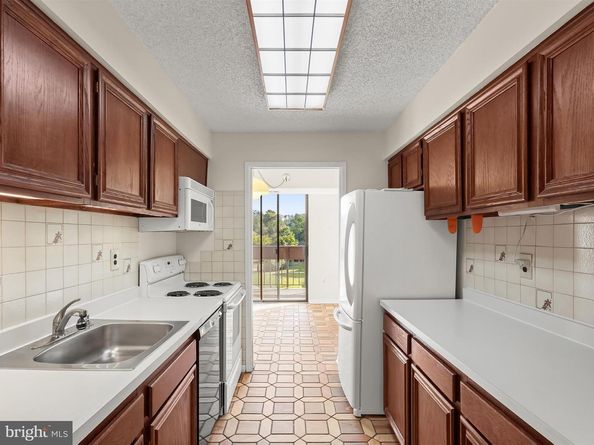 5300 Holmes Run Parkway 402, Alexandria VA 22304