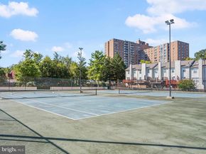 5300 Holmes Run Parkway 402, Alexandria VA 22304