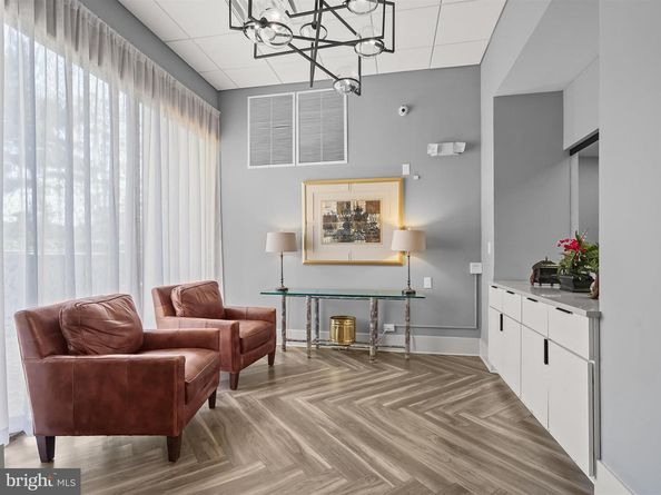 5300 Holmes Run Parkway 402, Alexandria VA 22304