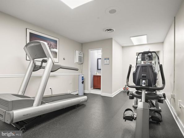 5300 Holmes Run Parkway 402, Alexandria VA 22304