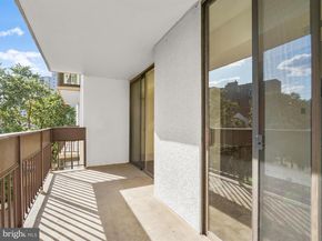 5300 Holmes Run Parkway 402, Alexandria VA 22304