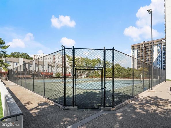 5300 Holmes Run Parkway 402, Alexandria VA 22304