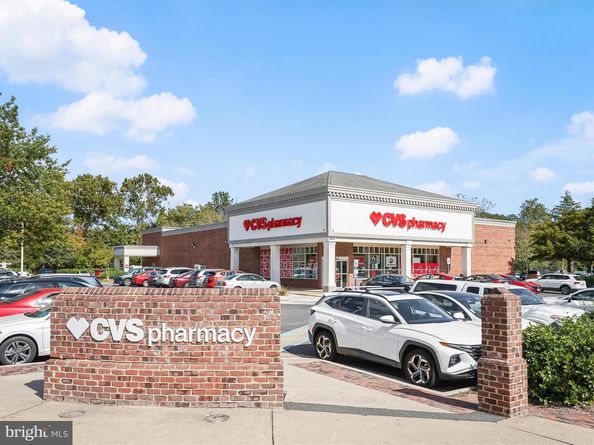 5300 Holmes Run Parkway 402, Alexandria VA 22304