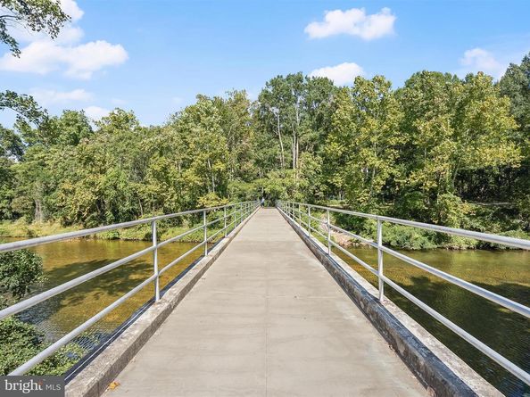 5300 Holmes Run Parkway 402, Alexandria VA 22304