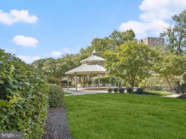 5300 Holmes Run Parkway 402, Alexandria VA 22304