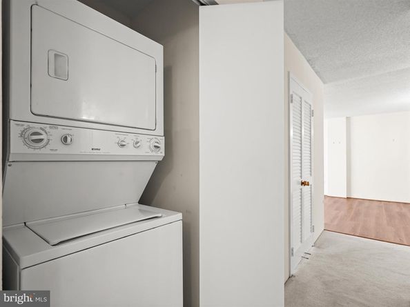 5300 Holmes Run Parkway 402, Alexandria VA 22304