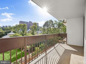 5300 Holmes Run Parkway 402, Alexandria VA 22304