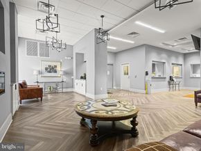 5300 Holmes Run Parkway 402, Alexandria VA 22304