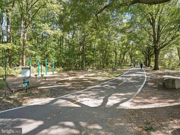 5300 Holmes Run Parkway 402, Alexandria VA 22304