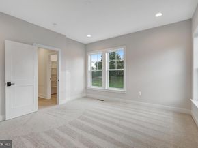 903 Hillcrest Drive SW, Vienna VA 22180