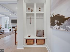 903 Hillcrest Drive SW, Vienna VA 22180