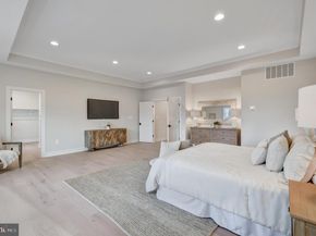 903 Hillcrest Drive SW, Vienna VA 22180