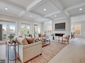 903 Hillcrest Drive SW, Vienna VA 22180