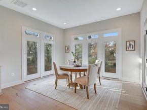 903 Hillcrest Drive SW, Vienna VA 22180