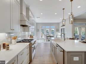 903 Hillcrest Drive SW, Vienna VA 22180