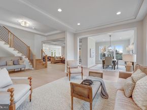 903 Hillcrest Drive SW, Vienna VA 22180