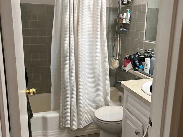 2101-17 Chestnut Street 1706, Philadelphia PA 19103