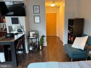 2101-17 Chestnut Street 1706, Philadelphia PA 19103