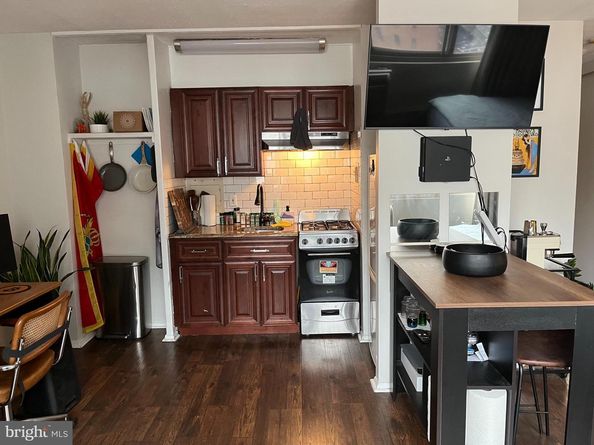 2101-17 Chestnut Street 1706, Philadelphia PA 19103