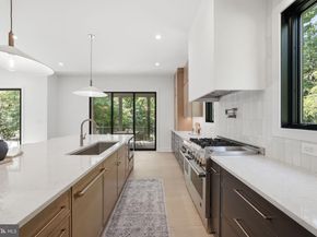 9313 Coronado Terrace, Fairfax VA 22031