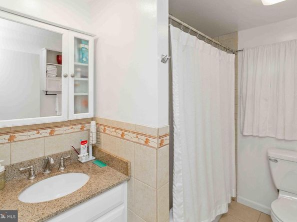 472 Woodward Drive, Huntingdon Valley PA 19006