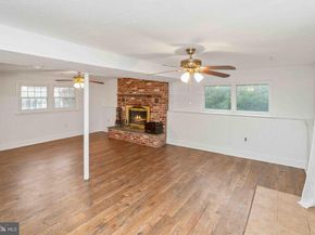 472 Woodward Drive, Huntingdon Valley PA 19006