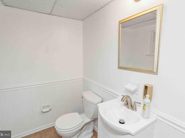 472 Woodward Drive, Huntingdon Valley PA 19006