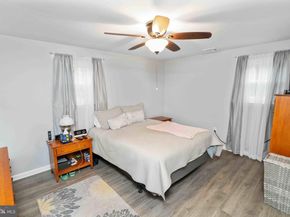 472 Woodward Drive, Huntingdon Valley PA 19006