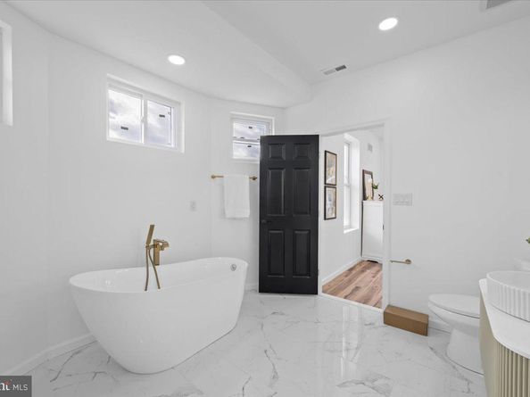 1021 S 60TH Street, Philadelphia PA 19143