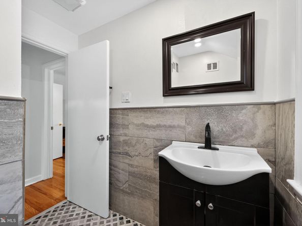 4123 School Lane, Drexel Hill PA 19026