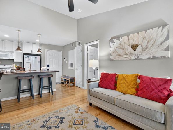 3307 Wyndham Circle 4165, Alexandria VA 22302