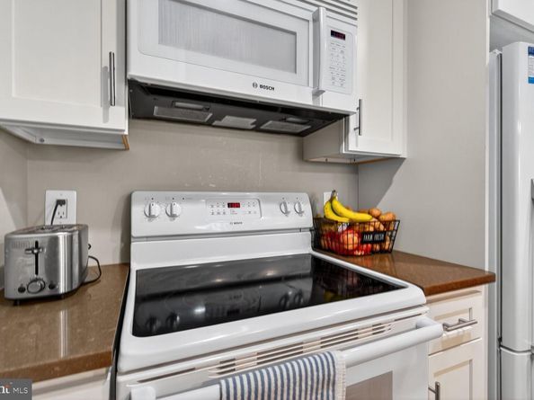 3307 Wyndham Circle 4165, Alexandria VA 22302