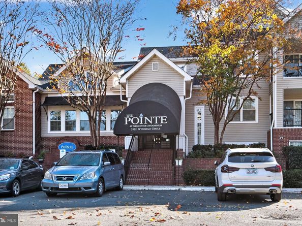 3307 Wyndham Circle 4165, Alexandria VA 22302