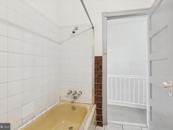 5813 Montrose Street, Philadelphia PA 19143