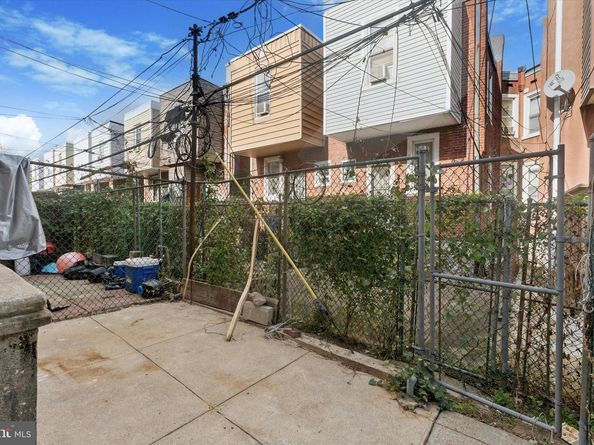 5813 Montrose Street, Philadelphia PA 19143