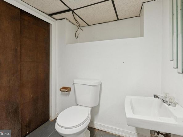 5813 Montrose Street, Philadelphia PA 19143