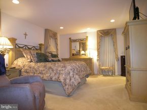 118 Casey Lane, Bensalem PA 19020