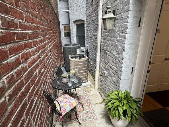 1827 1st Street NW 1, Washington DC 20001