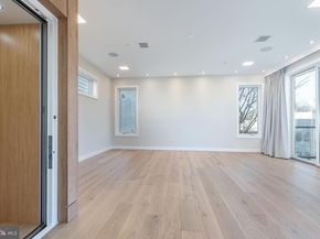 252 Gate Street, Philadelphia PA 19128