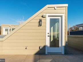 252 Gate Street, Philadelphia PA 19128