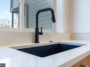 252 Gate Street, Philadelphia PA 19128