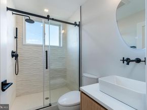 252 Gate Street, Philadelphia PA 19128