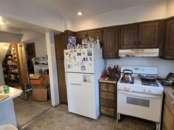 7216 Clinton Road, Upper Darby PA 19082