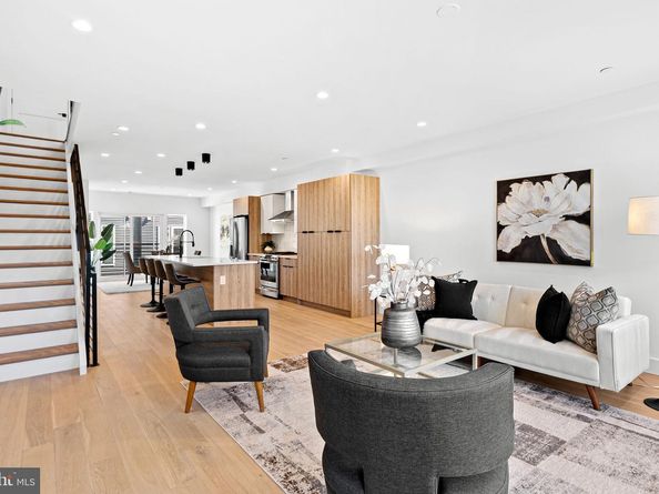 2811 S Hutchinson Street, Philadelphia PA 19148