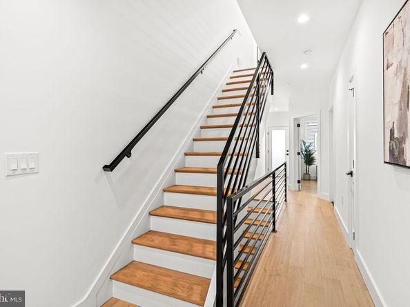 2811 S Hutchinson Street, Philadelphia PA 19148