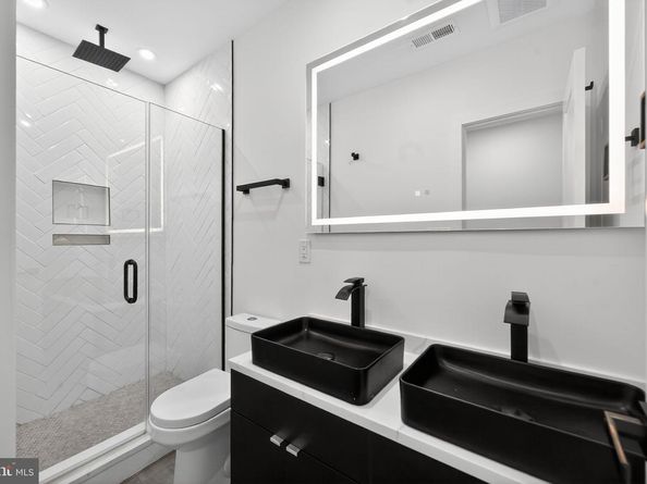 1527 Ogden Street A, Philadelphia PA 19130