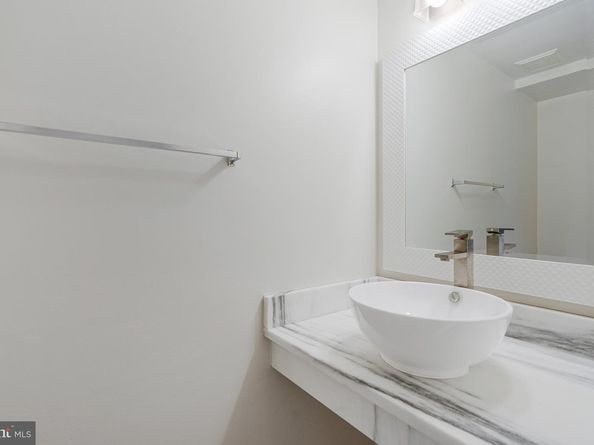 203 Greenfield Court, Sterling VA 20164